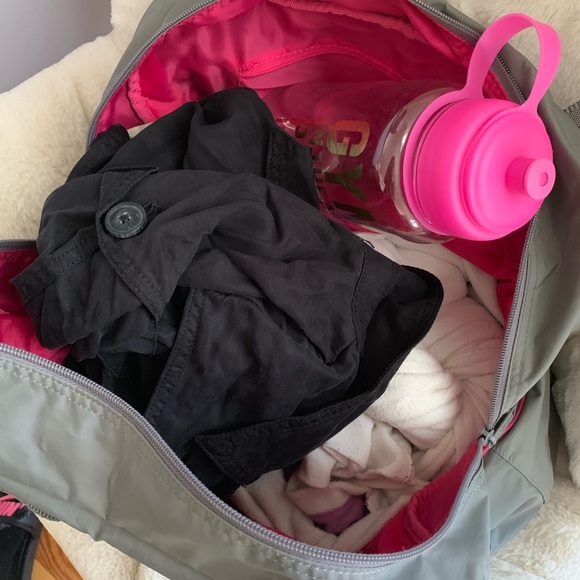 Puma Duffle - Picture 2 of 3